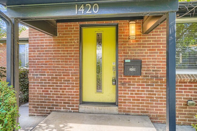 Building Photo - 1420 Spruce St