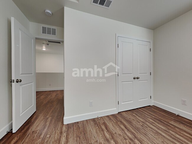 Building Photo - 300 Palazza Reserve Pl