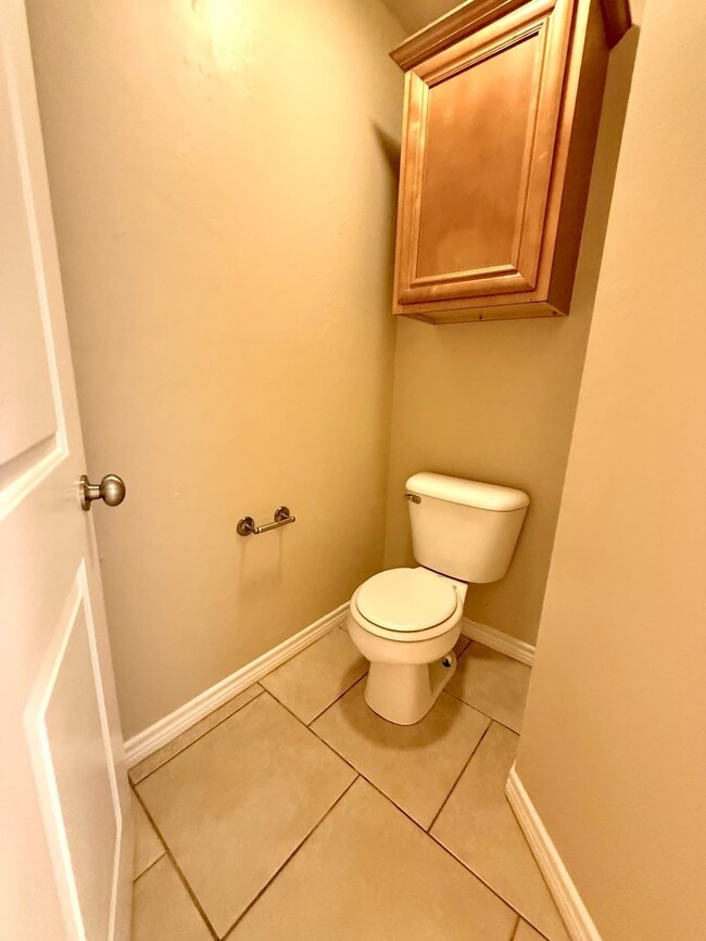 Building Photo - 402 Boggy Creek Dr
