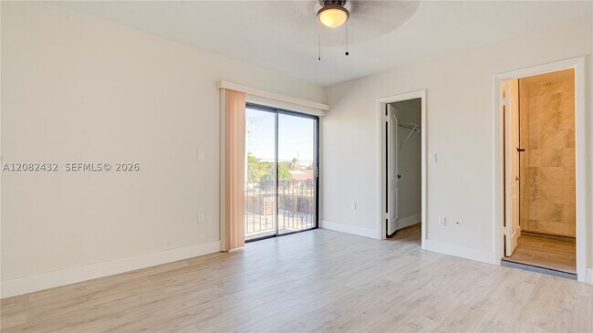 Building Photo - 710 SW 114th Ave