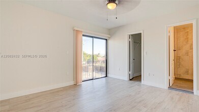 Building Photo - 710 SW 114th Ave