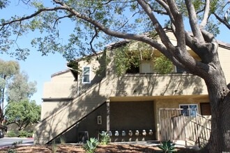 Building Photo - 1Bed/1Bath Condo in Oceanside~ Los Morros