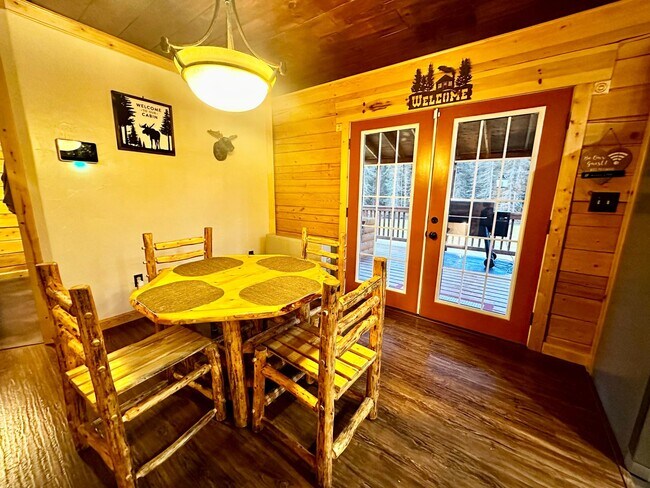 Building Photo - ** SEASONAL RENTAL ** YOUR ALASKAN CABIN I...