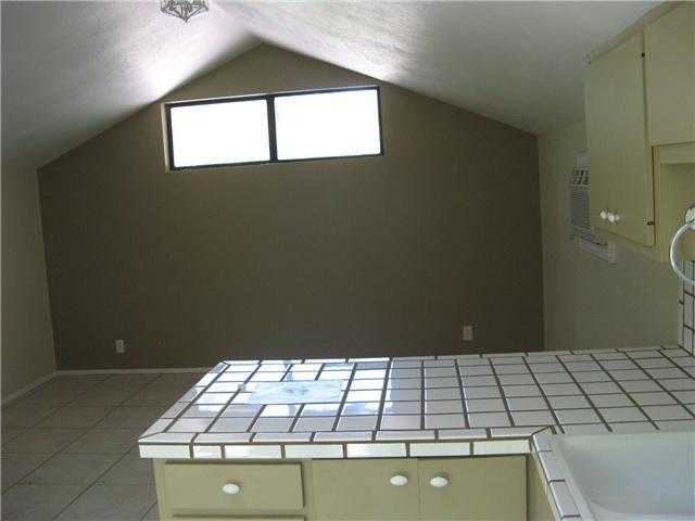 Building Photo - 2001 Manana St