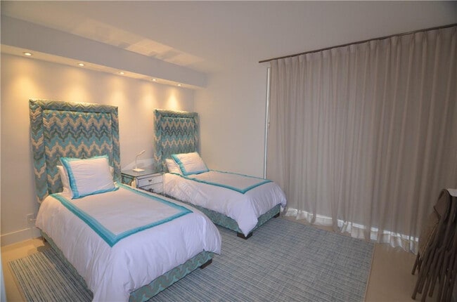 Building Photo - 19355 Turnberry Way