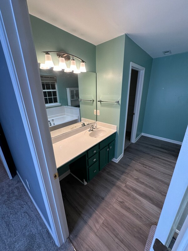 Building Photo - 4036 Holly Villa Cir