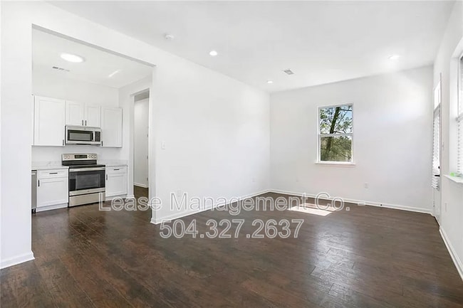 Building Photo - 8733 Olive St