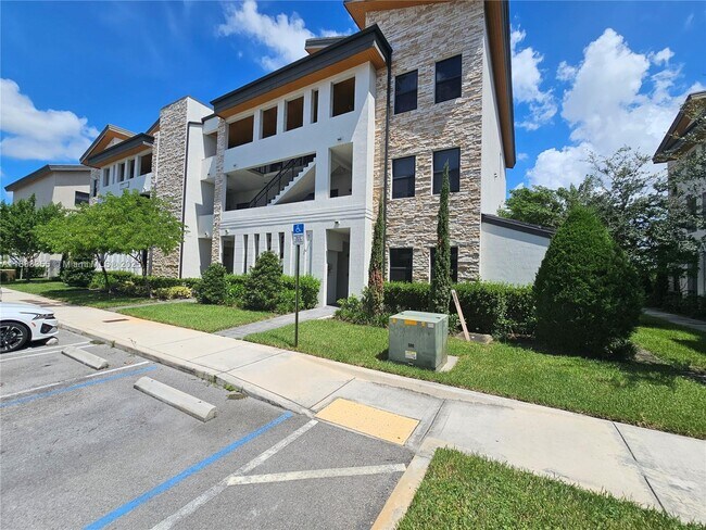 Building Photo - 7831 NW 104th Ave