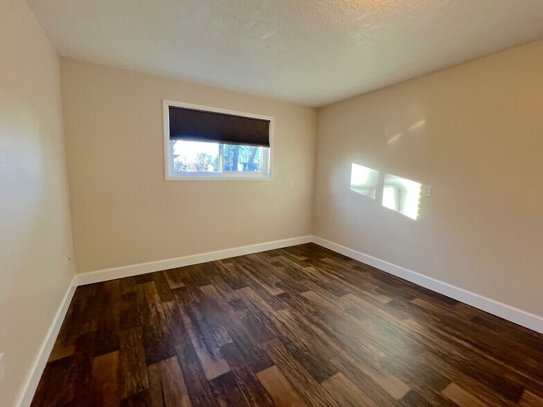 Building Photo - 1600 20th St S