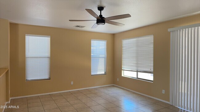 Building Photo - 3915 E Morelos St