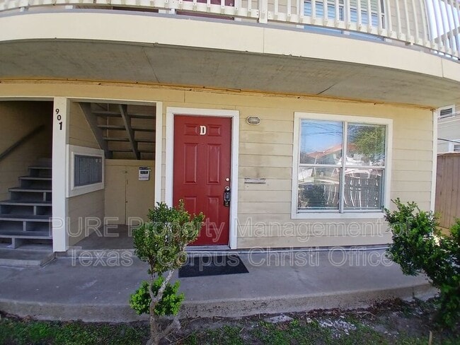 Building Photo - 901 Furman Ave