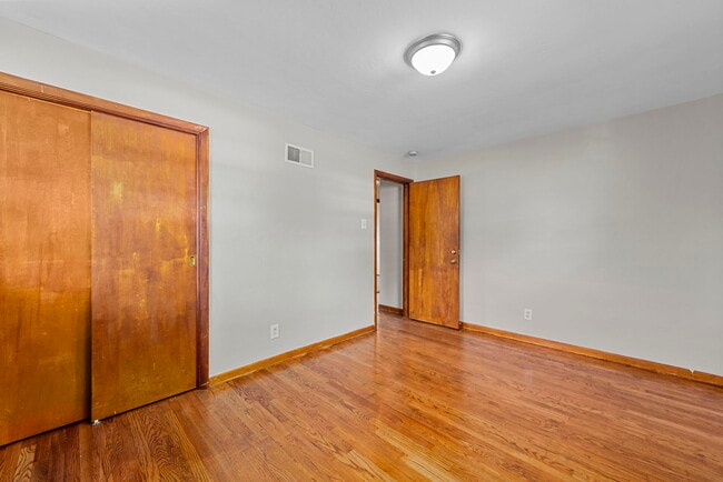 Building Photo - 9986 Northampton Dr