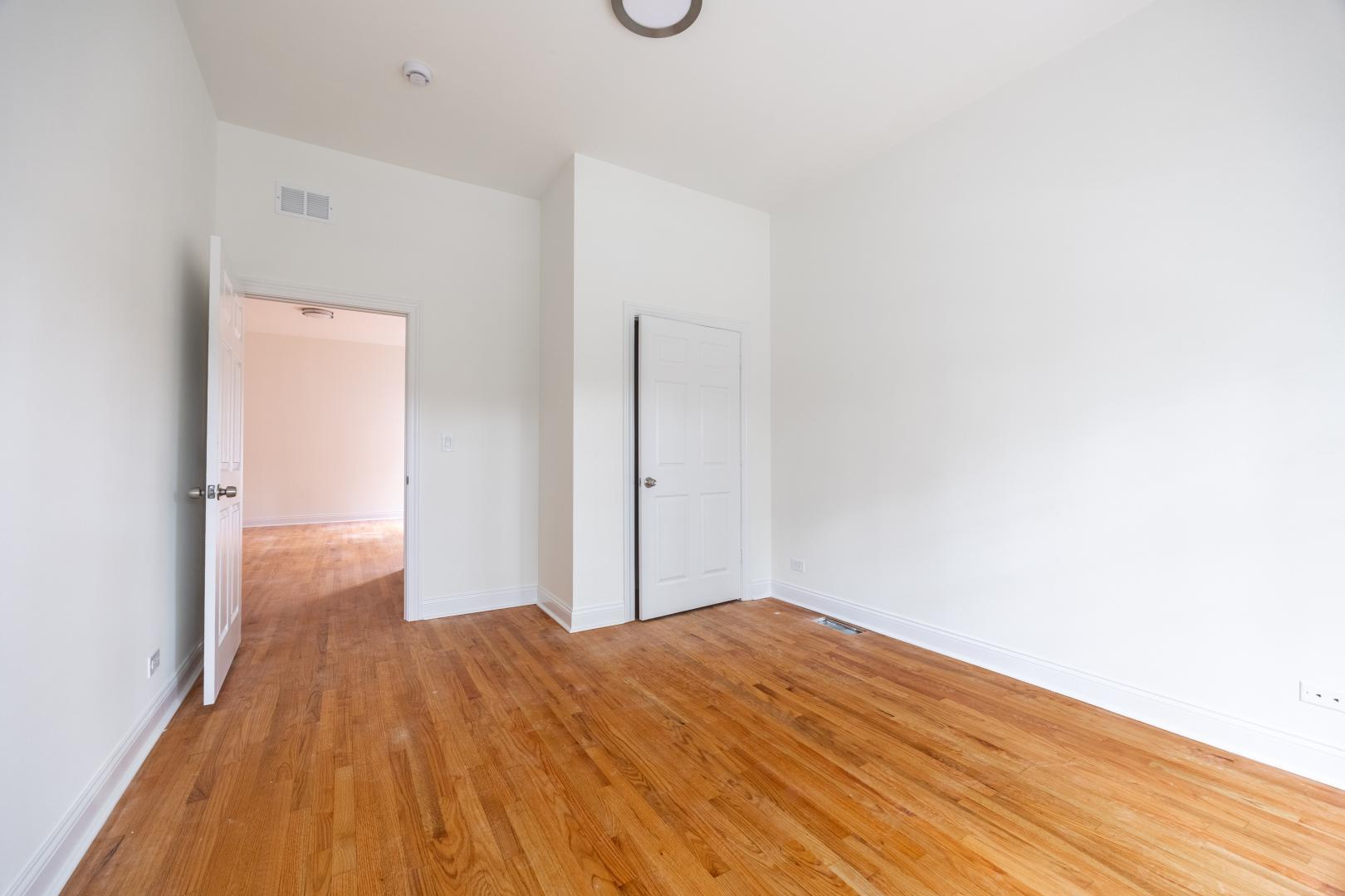 Building Photo - 3117 N Harding Ave