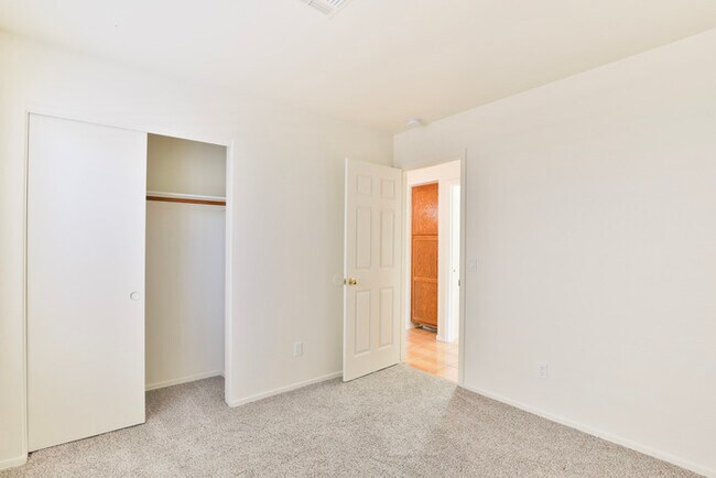 Building Photo - Clemente Ranch 4 bedroom