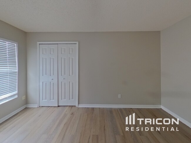 Building Photo - 4081 Lake Bluff Dr