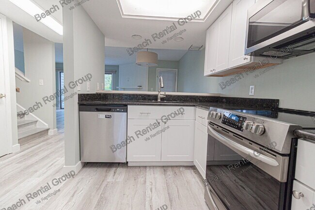 Building Photo - 33 Shadow Moss Pl