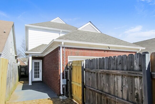 Building Photo - 8565 Griffin Park Dr