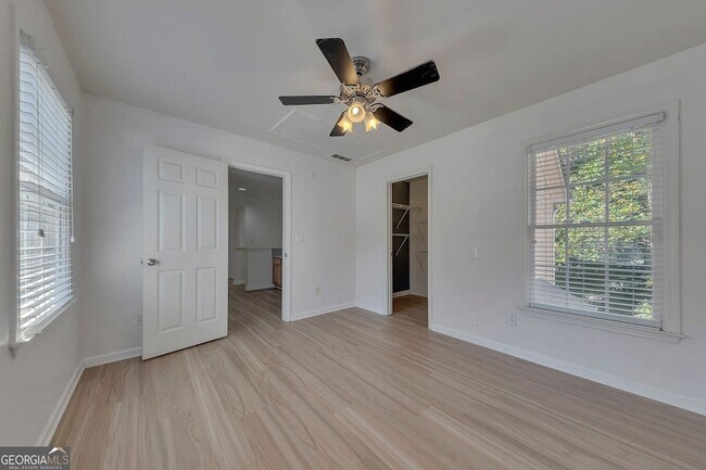 Building Photo - 3213 Juniper Dr