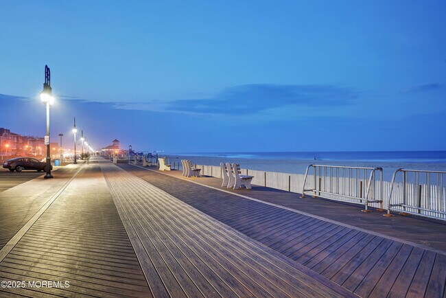 Building Photo - 1304 Ocean Ave N