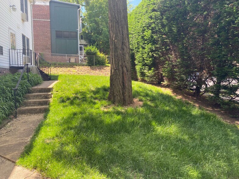 Building Photo - 2614 41st St NW