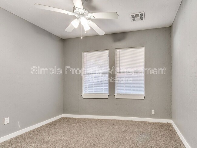 Building Photo - 2605 N Robinson Ave