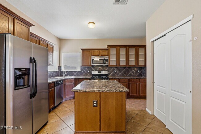 Building Photo - 3165 Sarina Cir