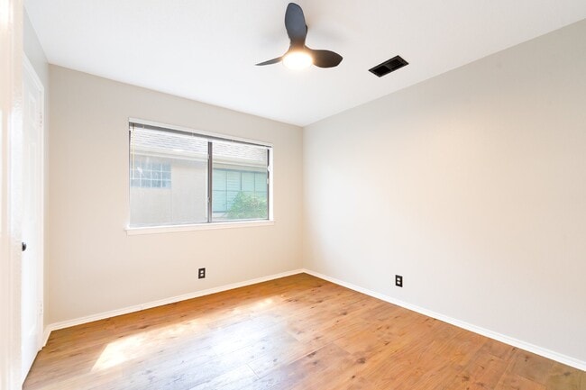 Building Photo - 16817 Brookwood