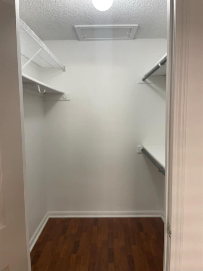 Building Photo - 11843 Braesview