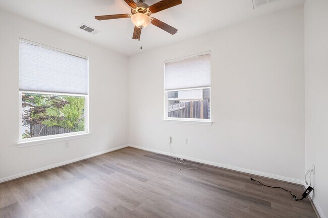 Building Photo - 6404 Carson Rdg