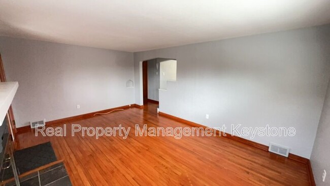 Building Photo - 29 Hillman St