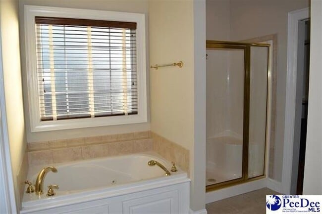 Building Photo - 488 Cove Pointe Dr