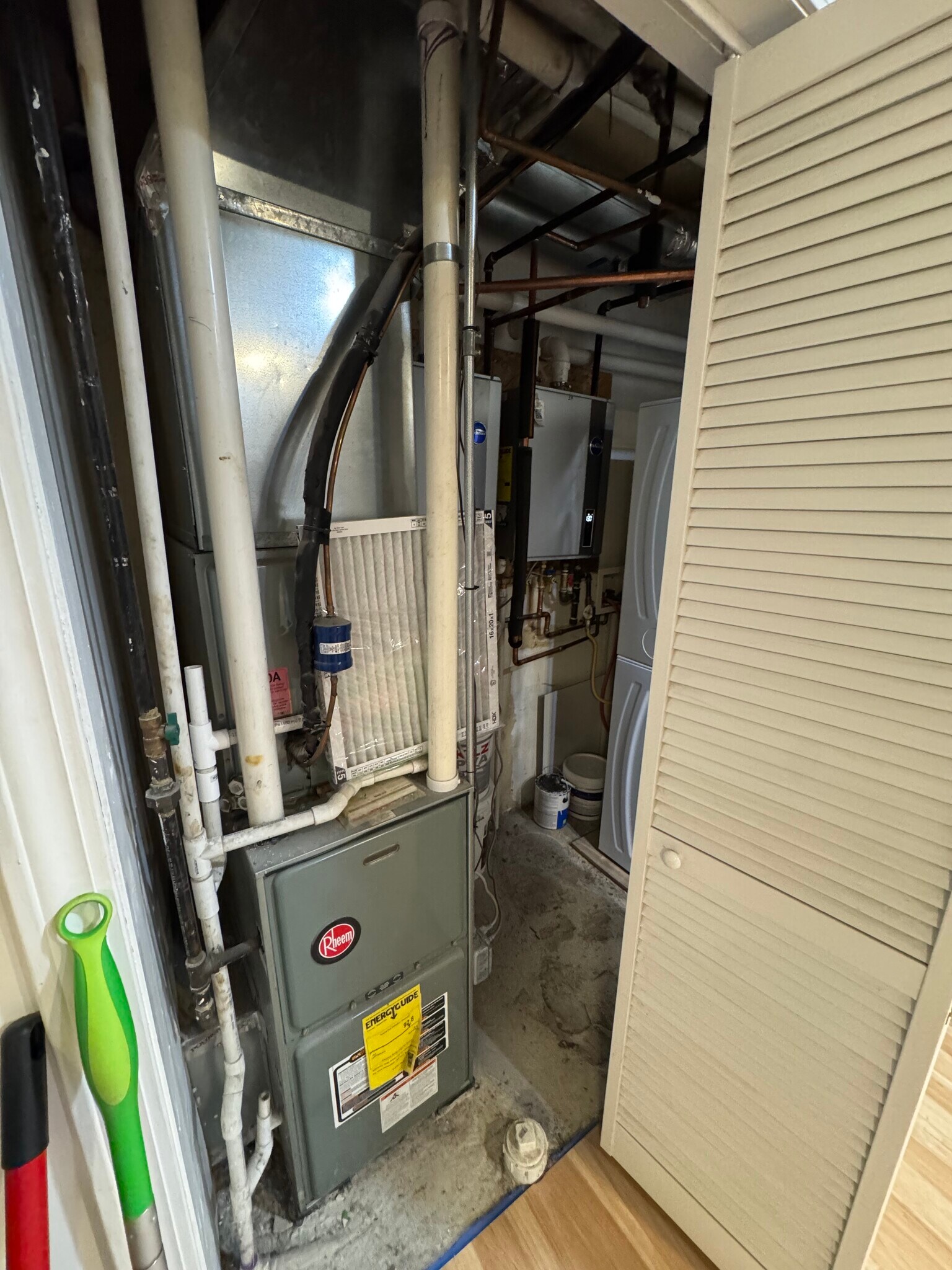 Building Photo - 1809 N Hermitage Ave