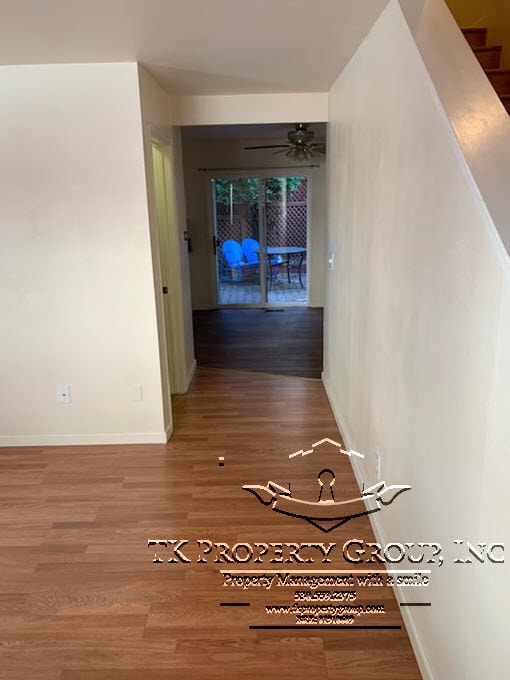 Building Photo - 1335 Oak Ridge Dr