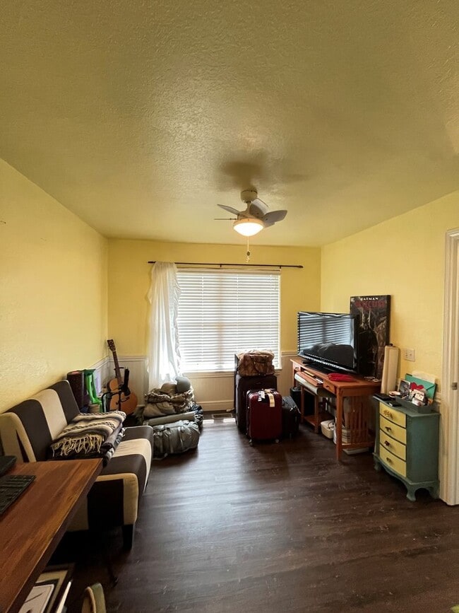 Building Photo - 3 bedroom 2 bath custom home, 2 car garage...