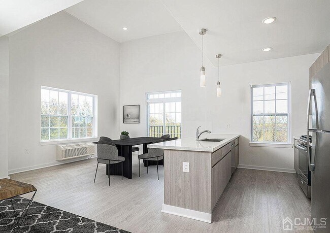 Building Photo - 175 Quincy Ct