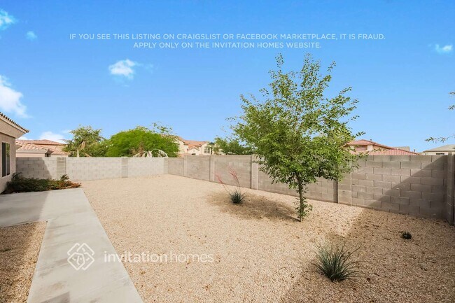Building Photo - 506 W Latona Rd