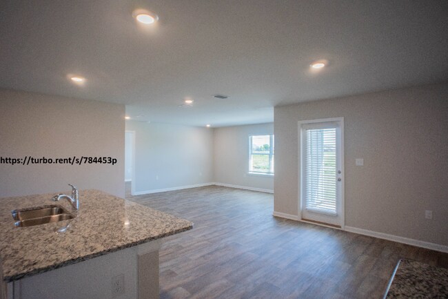 Building Photo - 23432 Shadowridge Dr