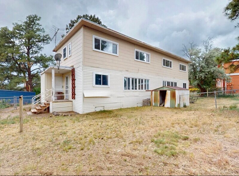 Building Photo - 3216 Villa St