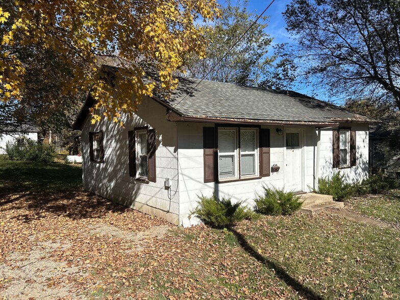 Building Photo - 214 Poplar St