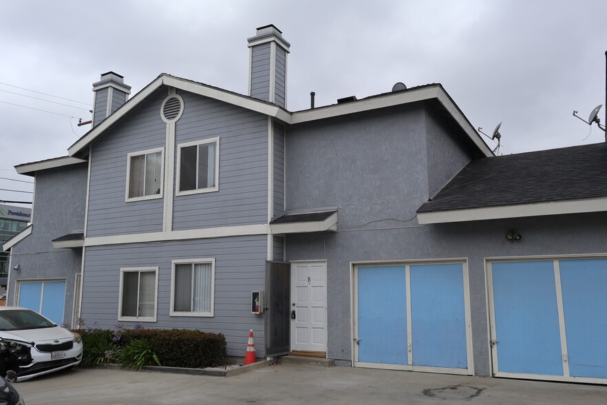 Building Photo - 1323 W Palmyra Ave