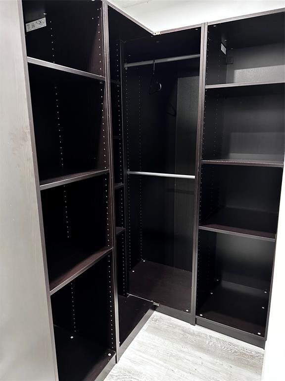 Building Photo - 6295 Bay Club Dr