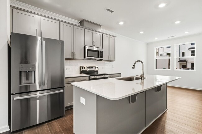 Building Photo - New Build Just Minutes to North Hills & Downtown!