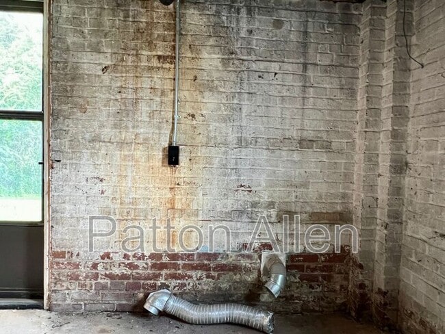 Building Photo - 145 Blanton St