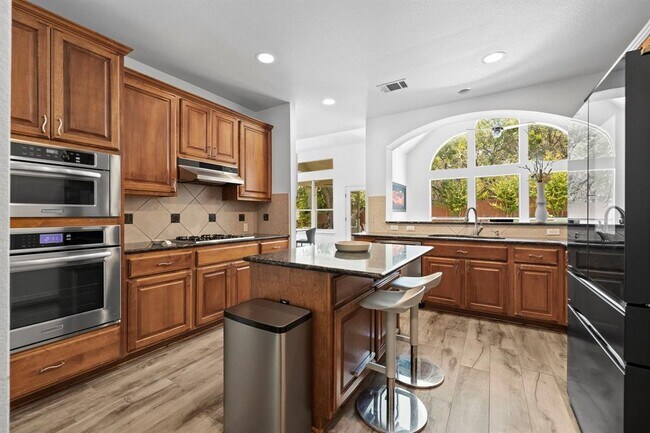Building Photo - 2809 Rio Mesa Dr