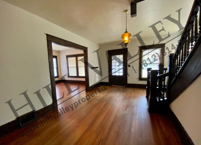 Building Photo - Three bedroom home