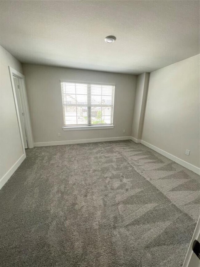 Building Photo - 17697 Tree of Heaven