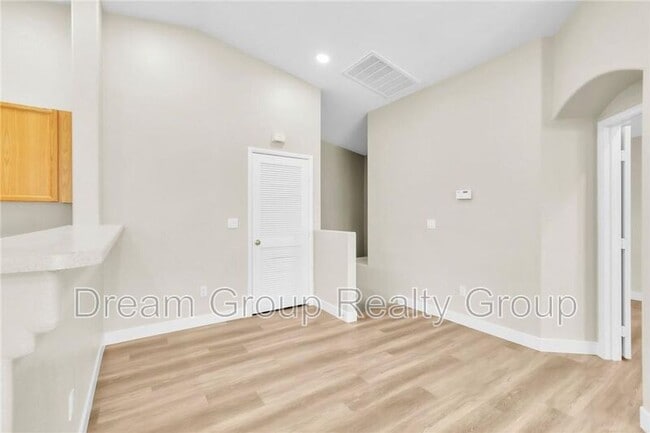 Building Photo - 8842 Duncan Barrel Ave