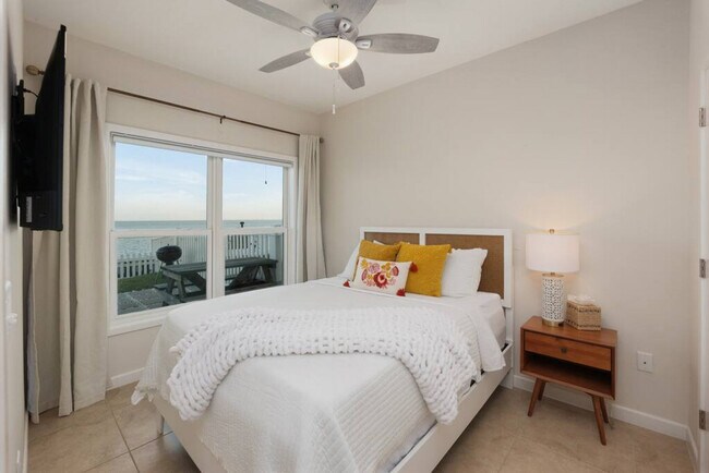 Building Photo - 108 Las Joyas Blvd