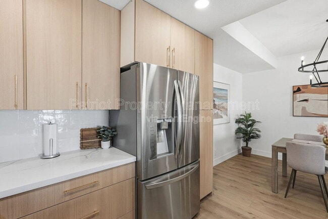 Building Photo - 9708 E Vía Linda