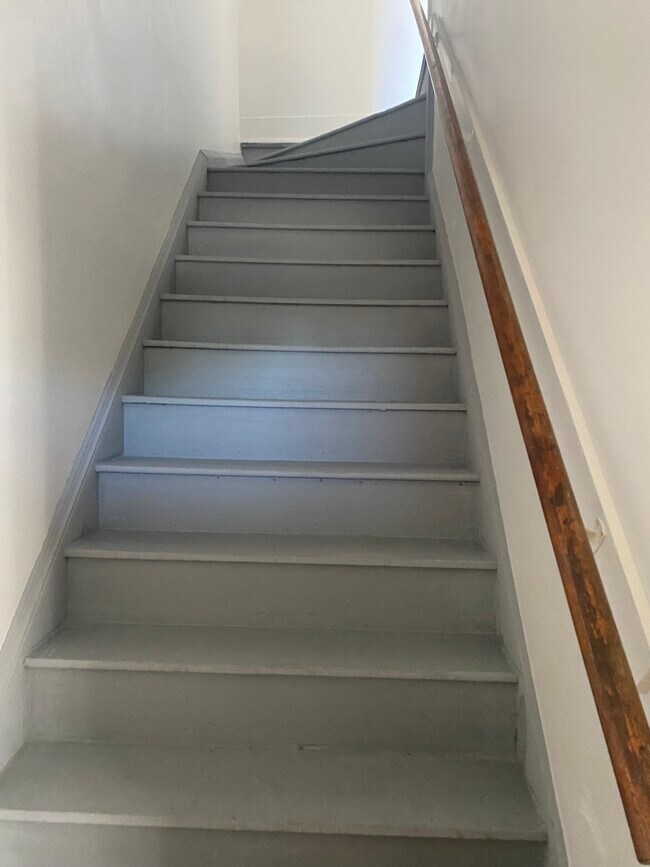 Building Photo - 215 Colorado Ave